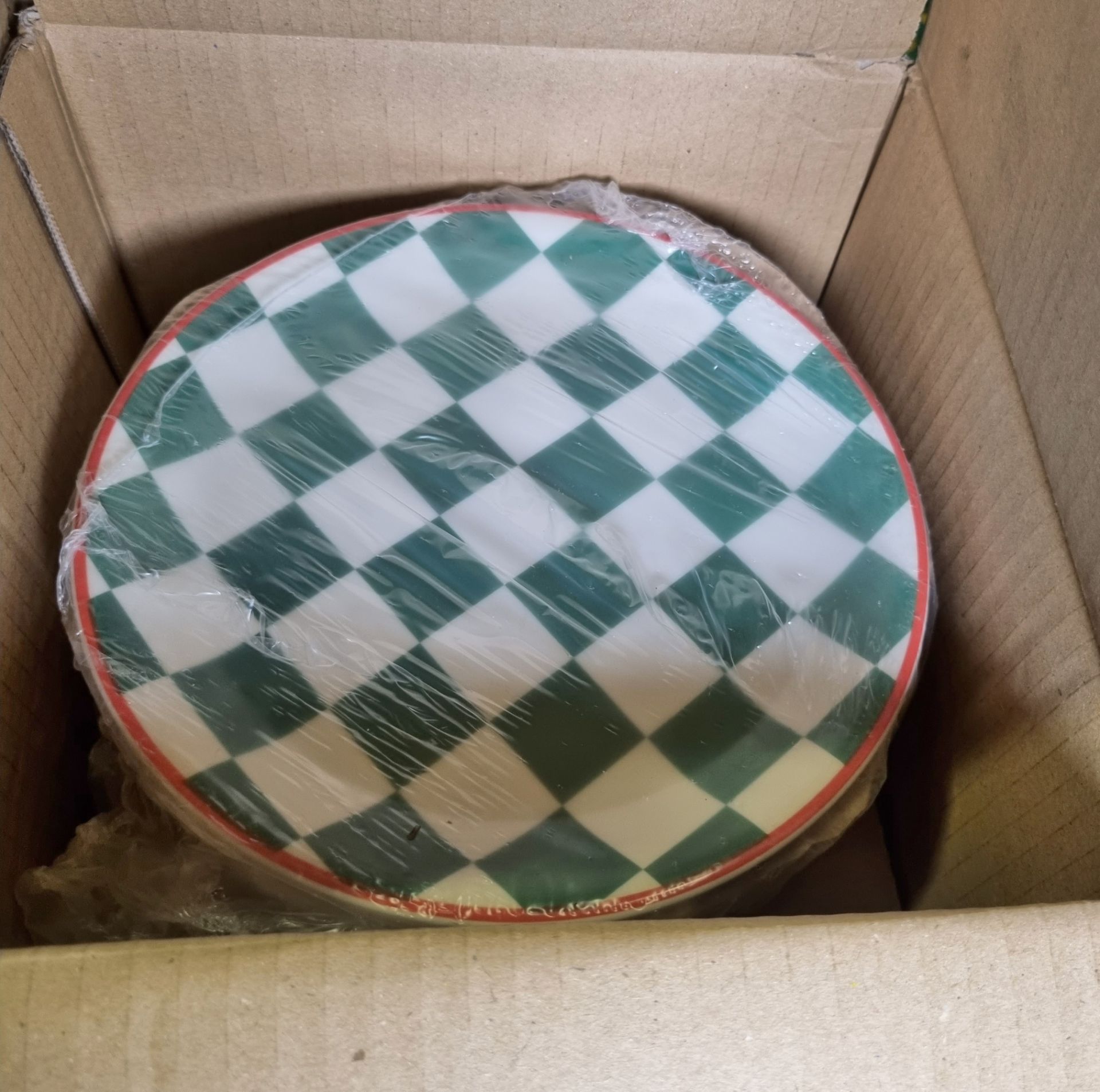 6x Boxes of 12 green check/red rim coupe plates 20.25cm/8" diameter - Image 2 of 3