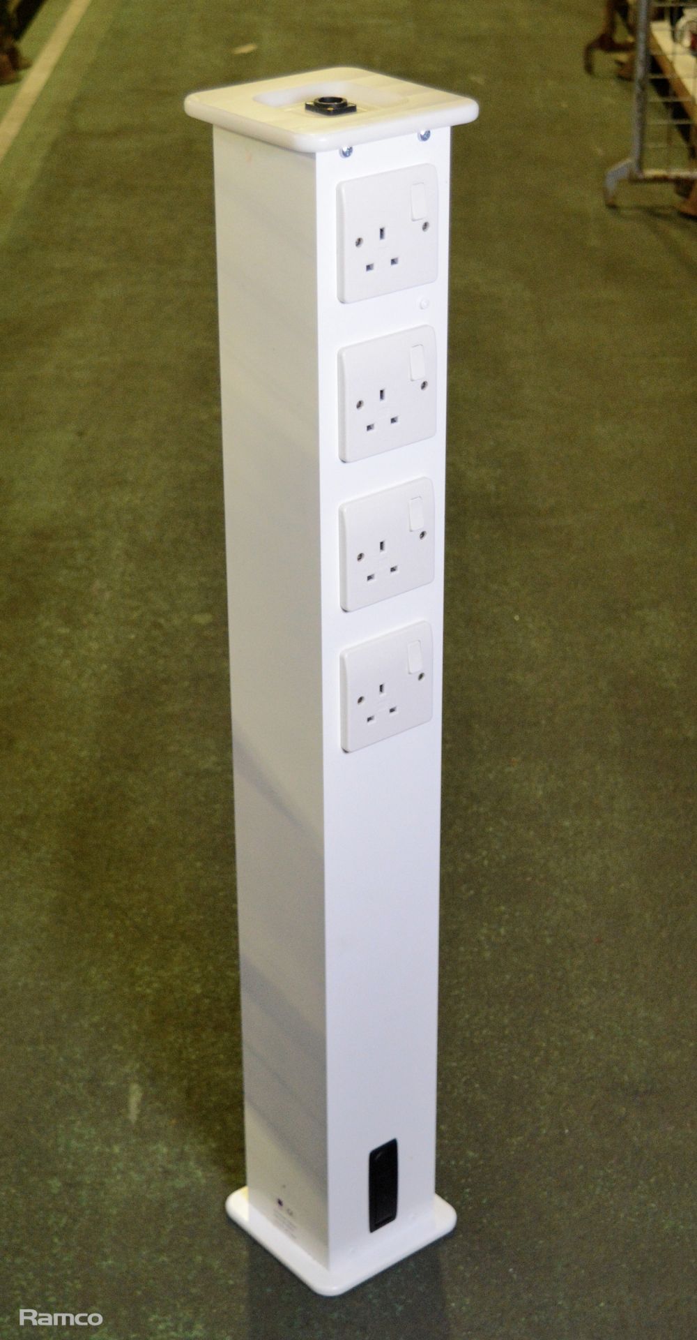 5x Power post Bases 8 Plug Socket with Surge Protector 240V - Image 2 of 3