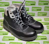 Uvex work boots size 11 - no box