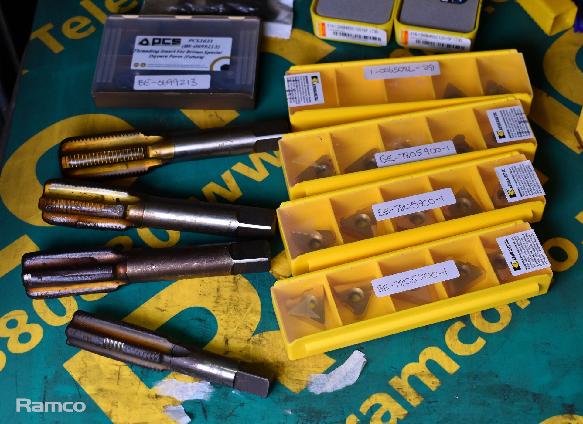 Various lathe cutting tool bits - PCS, Kennametal, Microbore, Drill bits - Image 2 of 6