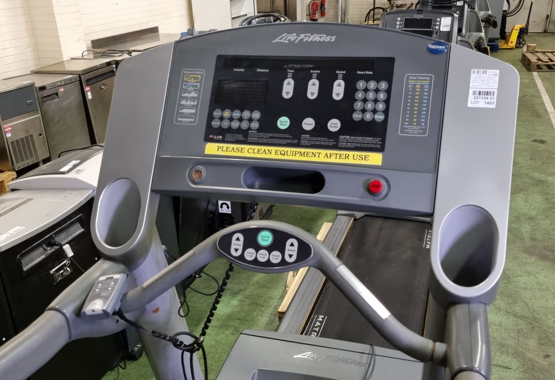 Life Fitness 95Ti Treadmill with FlexDeck shock absorption system ...