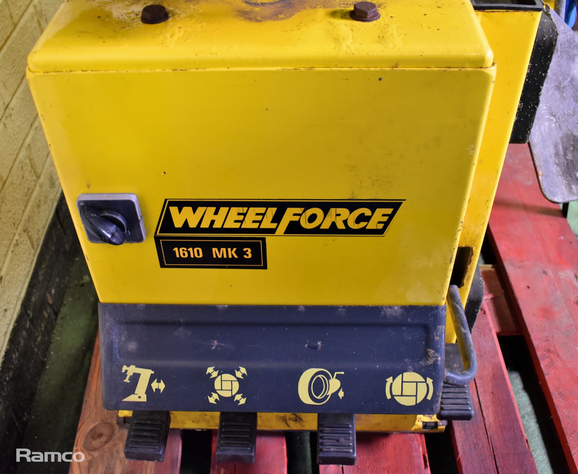 Wheelforce 1610 MK 3 tyre changer - Image 6 of 8