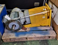 Dave Brown WD160MD geared electric motor 11Kw, 20.9A, 415V with unknown torque housing unit