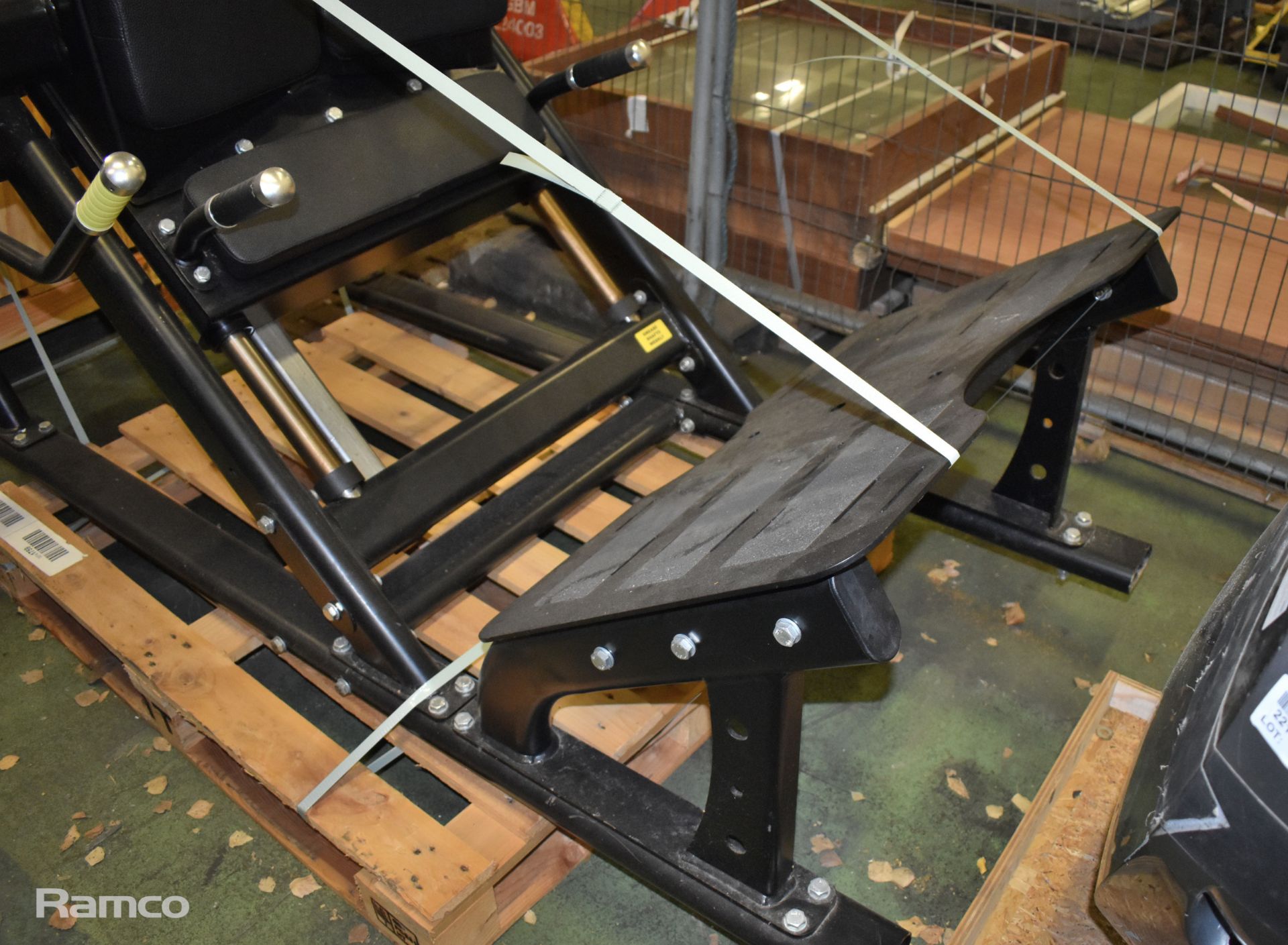 Exigo-UK 45 degree hack squat - as spares or repairs (damage to weight plate arms) - Image 5 of 6