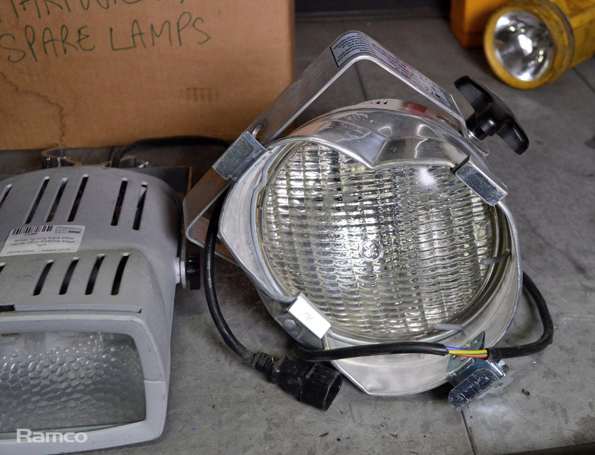 Box of 12 Par56 sealed beam lamps, Showtec Par 56 230v/AC50Hz stage light, 2x Abbey lighting - Image 2 of 7