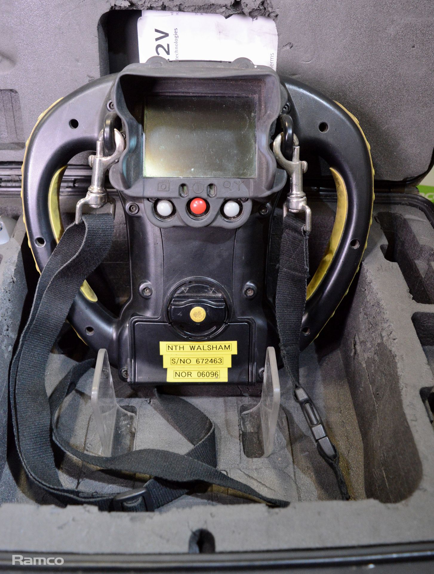 E2V Argus 3 thermal imaging camera - in case - missing some accessories - Image 2 of 7