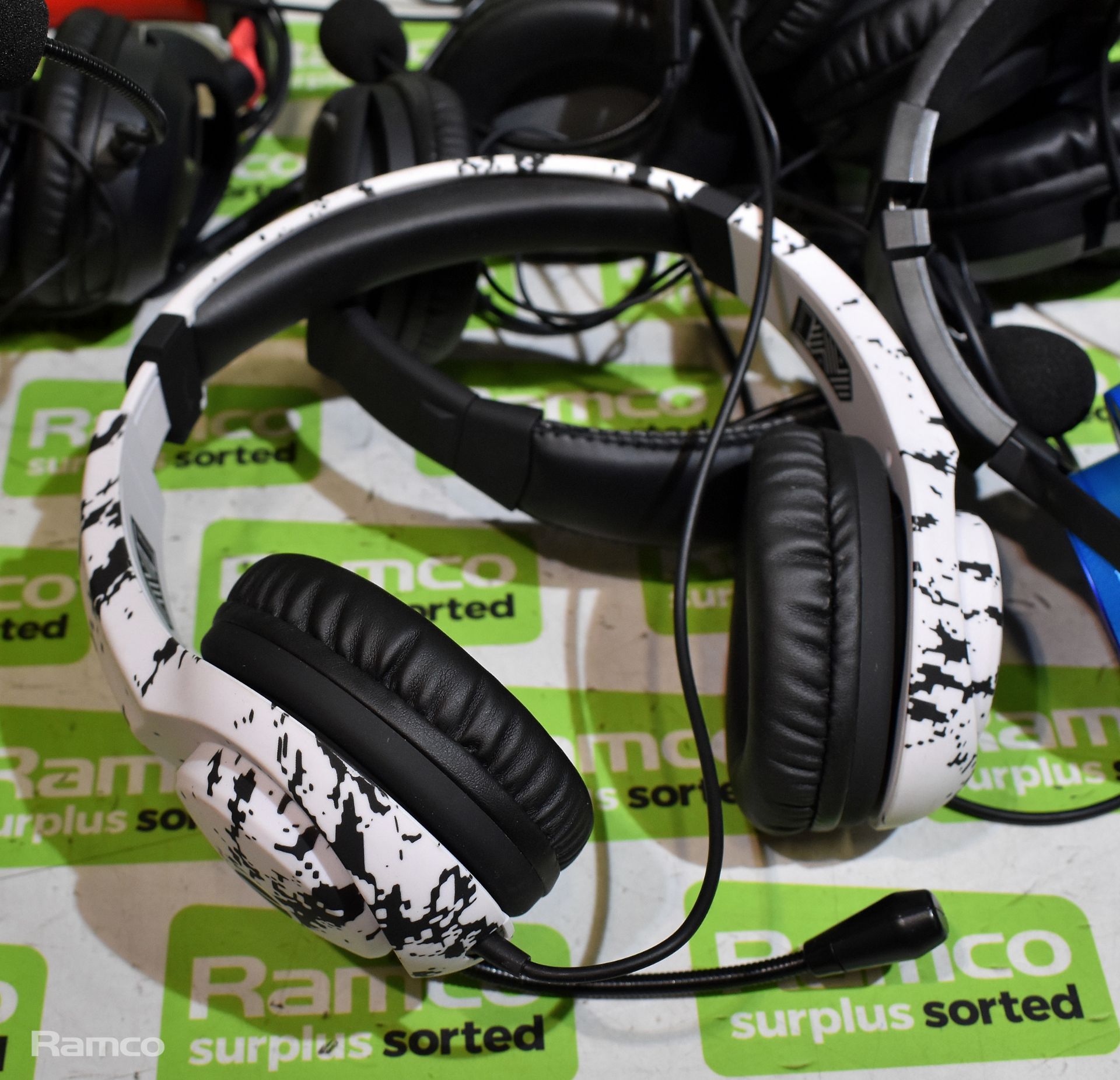 7x Multiple type/make gaming headsets - unboxed, - Image 2 of 5