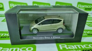 Herpa Mercedes-Benz A-Klasse 3-Turer dunenbeige dealer model car – B6 696 1988