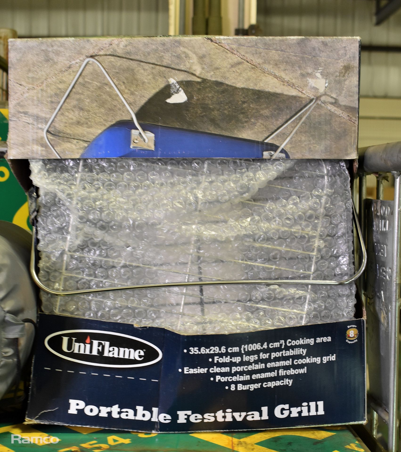 Uniflame portable charcoal grill 43x32cm, portable festival grill 35.67x29.6cm - Image 4 of 4