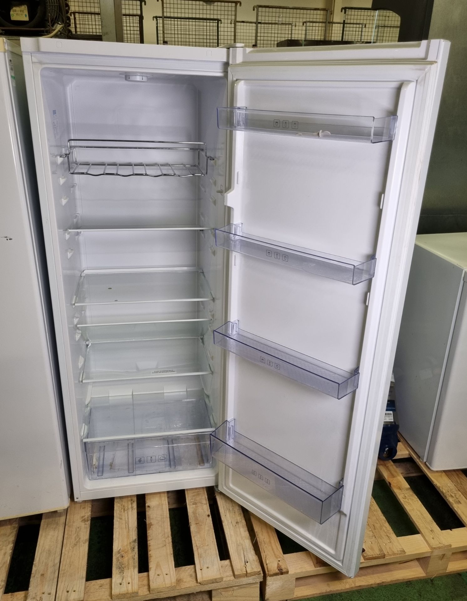 Beko LSG1545W freestanding tall larder fridge - Image 3 of 4