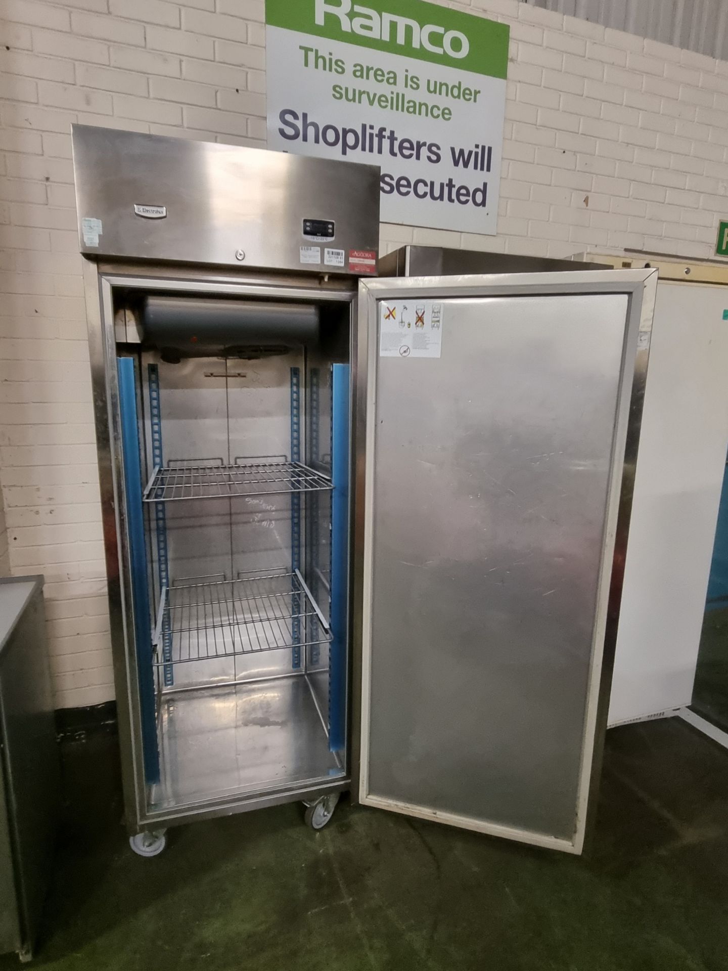 Electrolux upright single door freezer - 80x72x200cm - Image 4 of 6