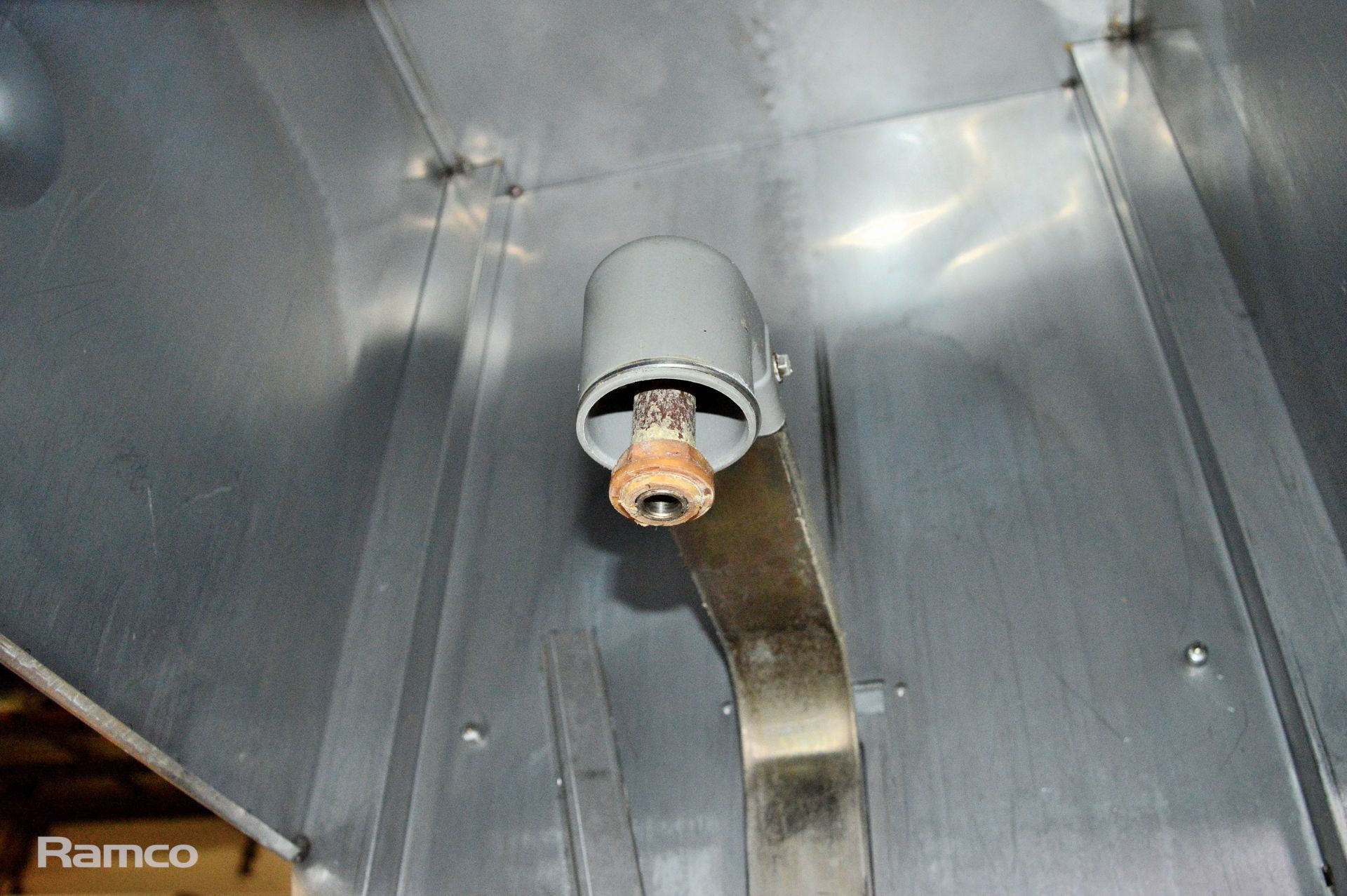 Hobart AMXXRS pass through dishwasher - 77x72x152cm - Image 4 of 5