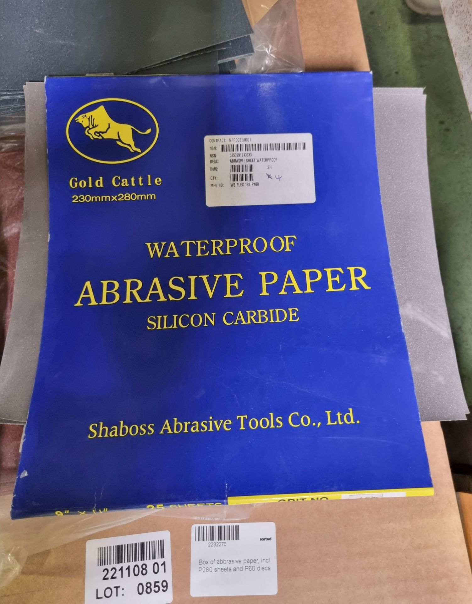 Box of abrasive paper - P280 sheets and P60 discs - Image 2 of 3