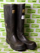 Firetred black steel toe cap wellington boots - size 9