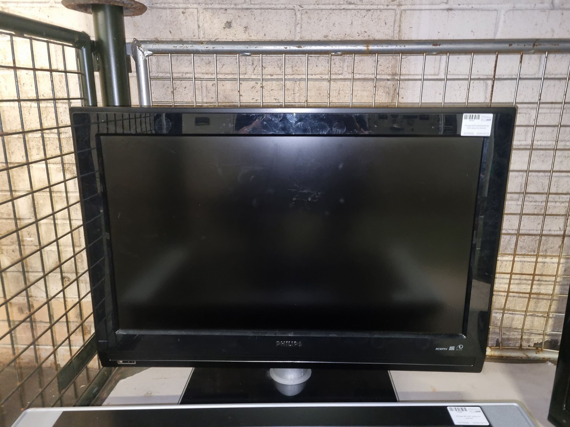 Philips 32PFL5522D/05 32 inch colour tv monitor, Philips 26 inch colour tv monitor - Image 3 of 4