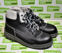 Uvex work boots size 10 - no box