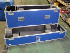 Foam padded flight case on castors - case dimensions: 152x49x95cm