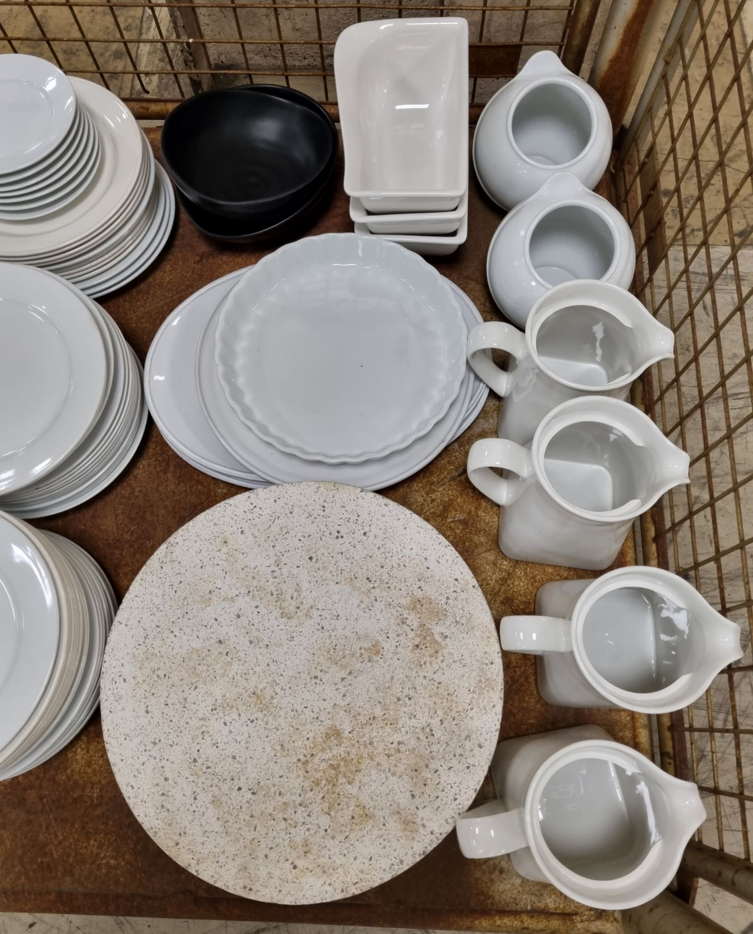 Catering equipment and supplies consisting of crockery,jugs,plates,cake stands, flan dishes - Image 4 of 6