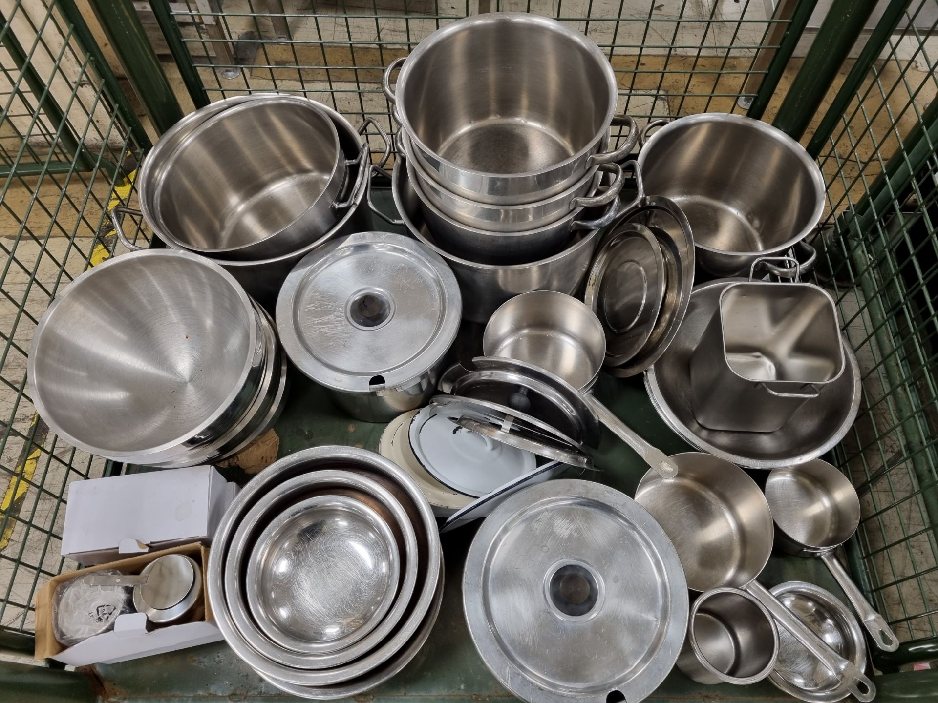 Catering equipment and supplies consisting of stainless steel pots, pans, bowls, containers - Image 2 of 6