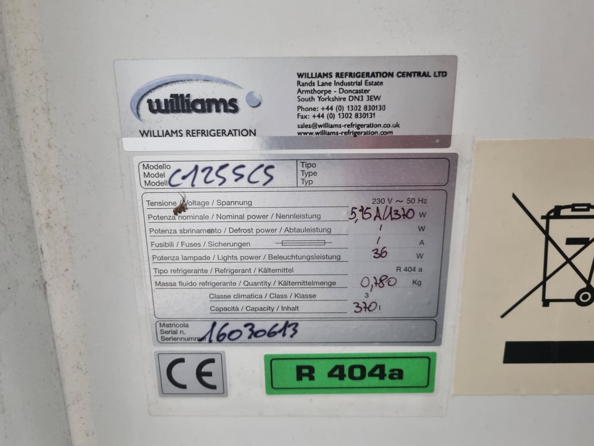 Williams Gem C125-SCS multideck display fridge with 3 adjustable shelves and night shutter - Image 4 of 5