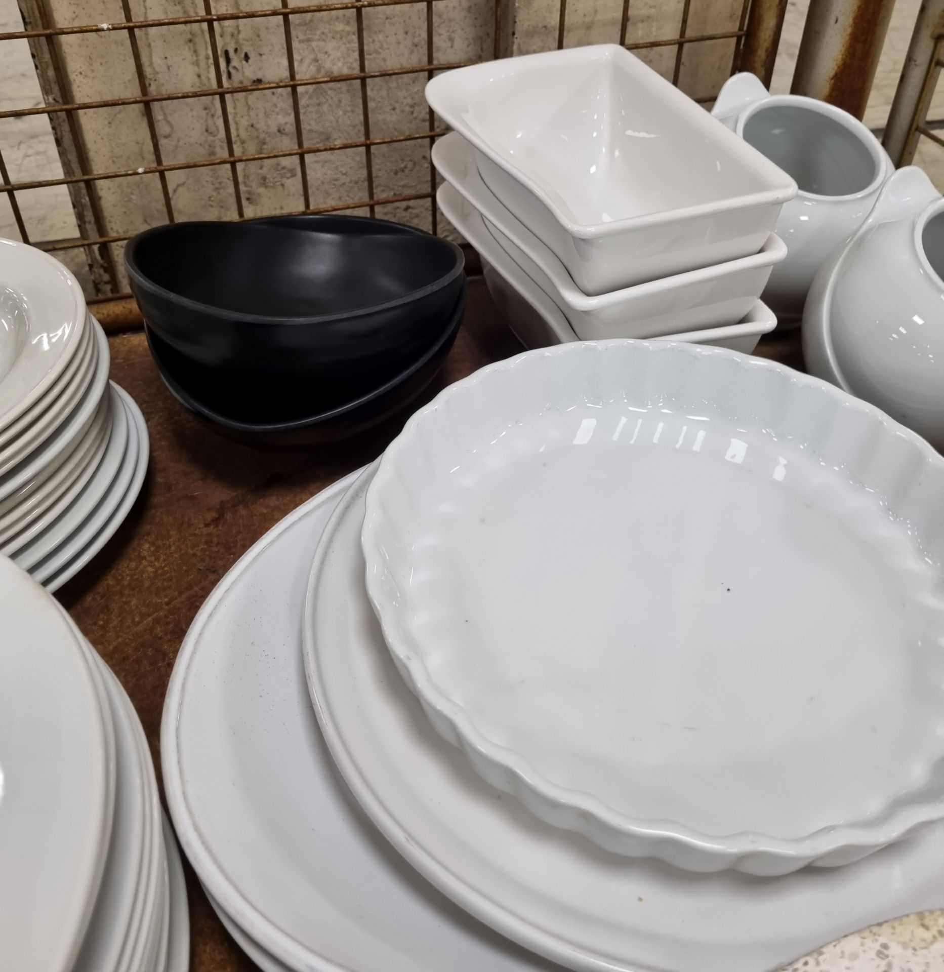 Catering equipment and supplies consisting of crockery,jugs,plates,cake stands, flan dishes - Image 6 of 6