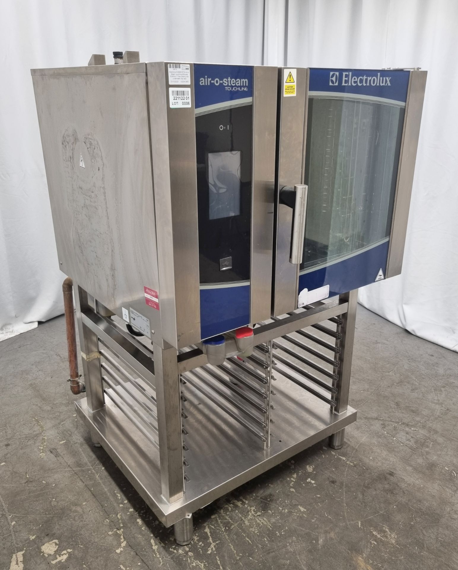 Electrolux AOS061ETKI Air-o-Steam touchline 400 volts 50/60hz 17.5kw 25 amp with underneath tray - Image 3 of 11