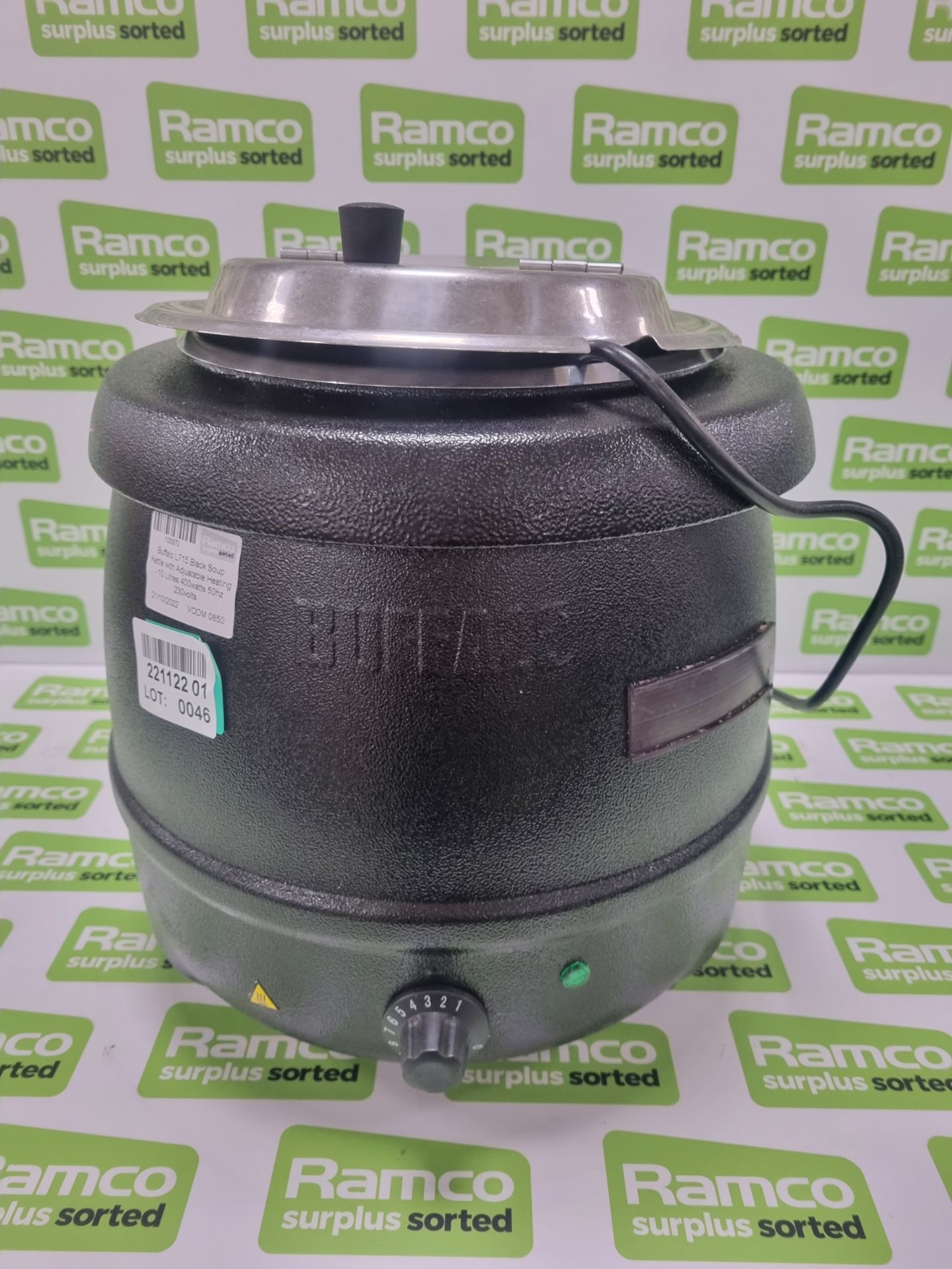 Buffalo L715 Black Soup Kettle with Adjustable Heating - 10 Litres 400 watts 50 hz 230 volts