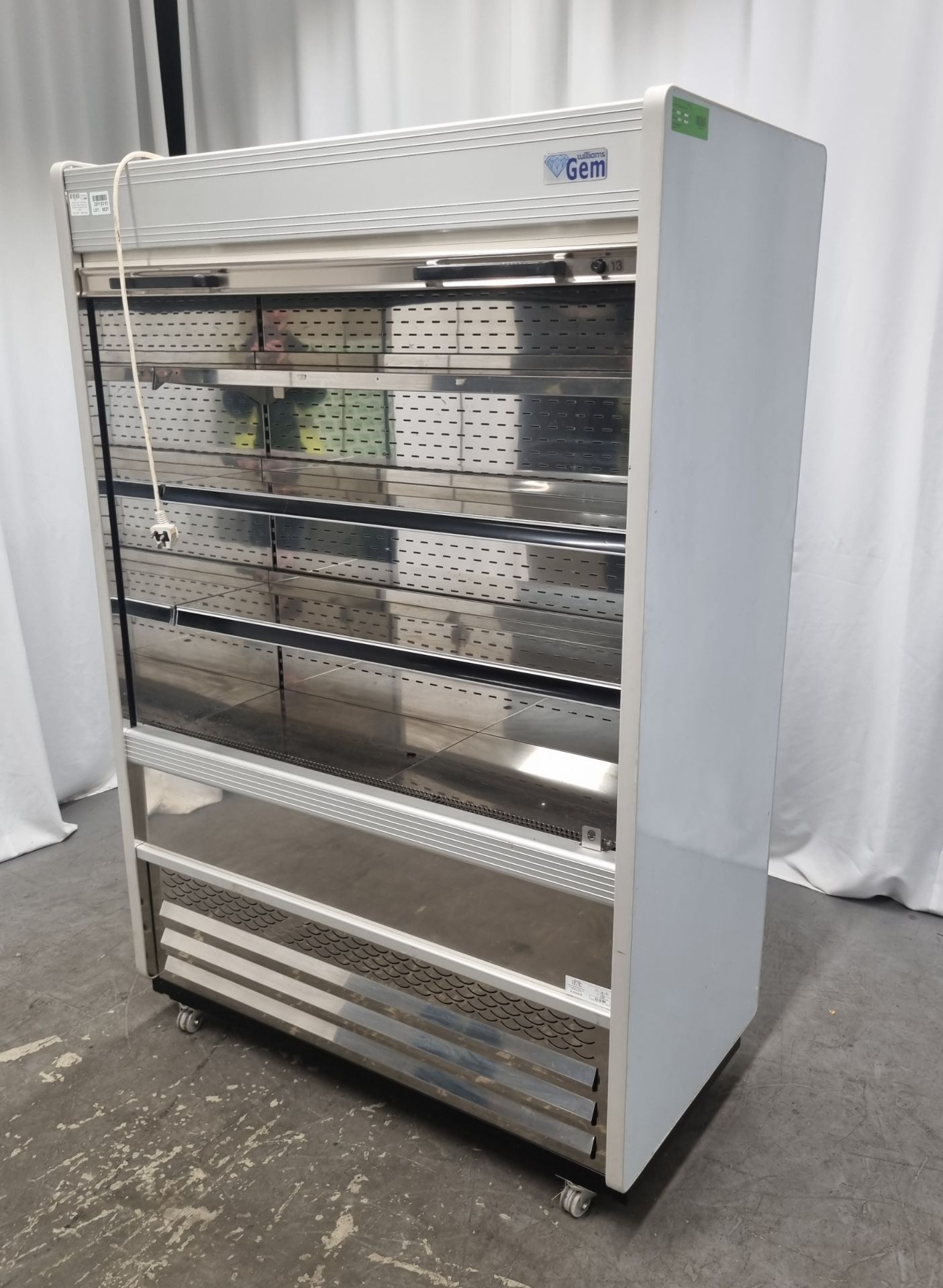 Williams Gem C125-SCS multideck display fridge with 3 adjustable shelves and night shutter - Image 2 of 5