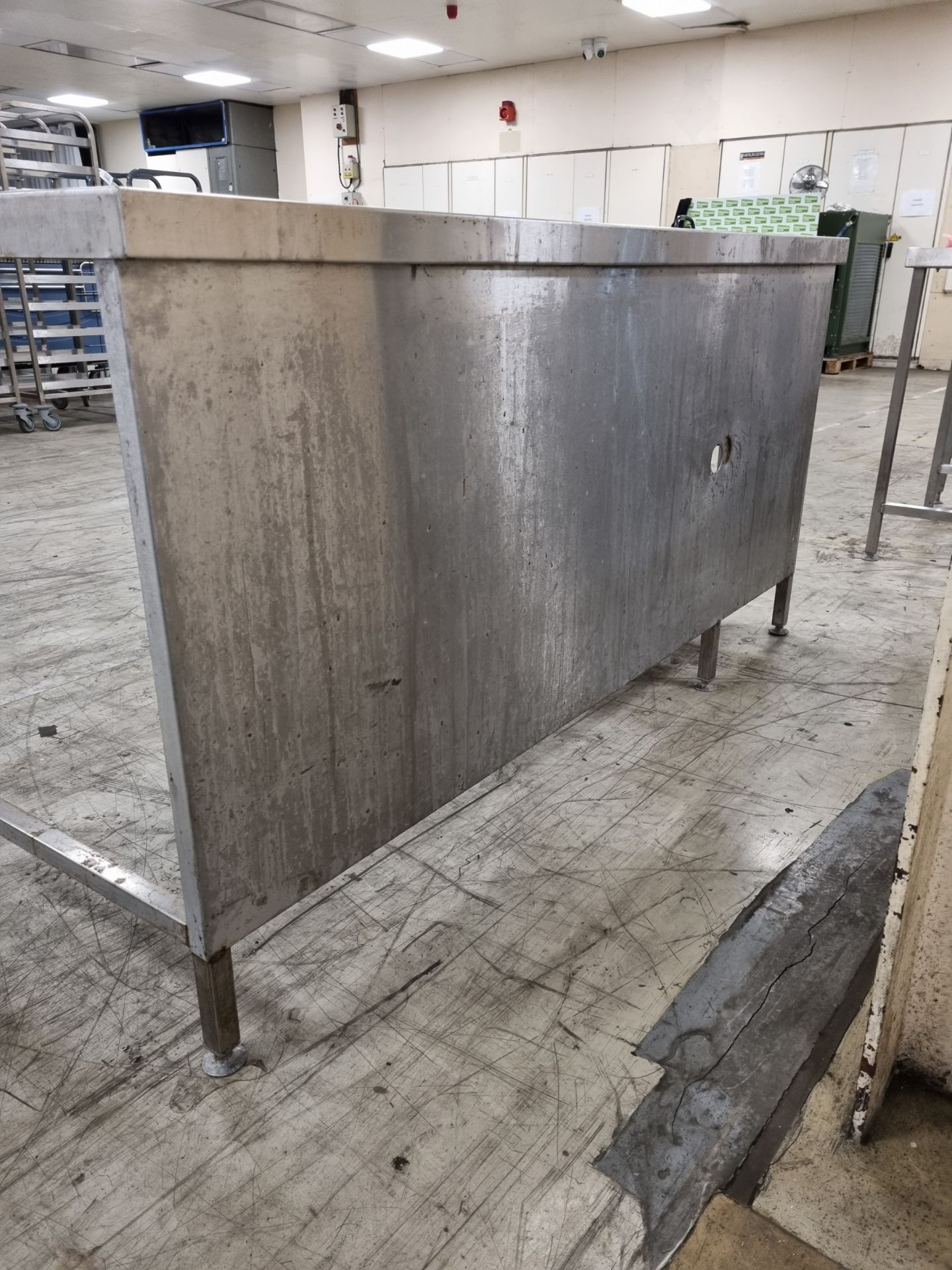 Stainless steel countertop with shelf and back wall - 65x180x92cm - Image 6 of 7