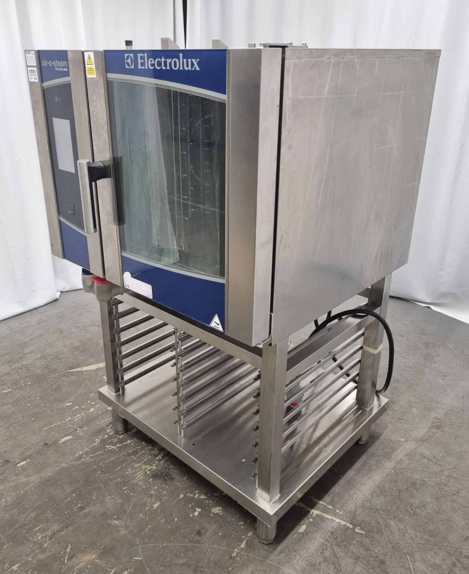 Electrolux AOS061ETKI Air-o-Steam touchline 400 volts 50/60hz 17.5kw 25 amp with underneath tray - Image 2 of 11