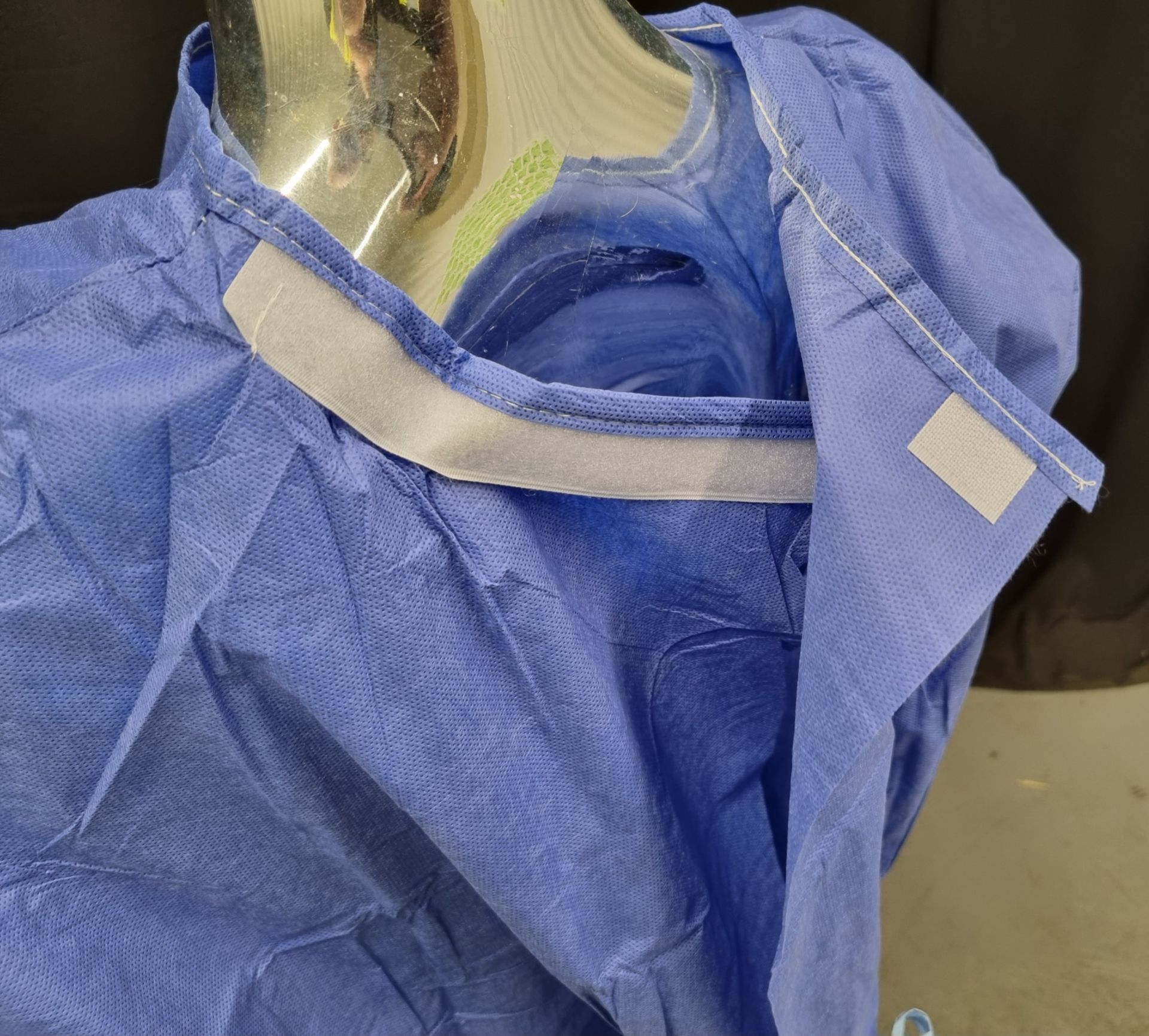 24x pallets of Guardian surgical gowns - size L - est. total qty 24000 - location LE67 1ND - PPE - Image 4 of 8