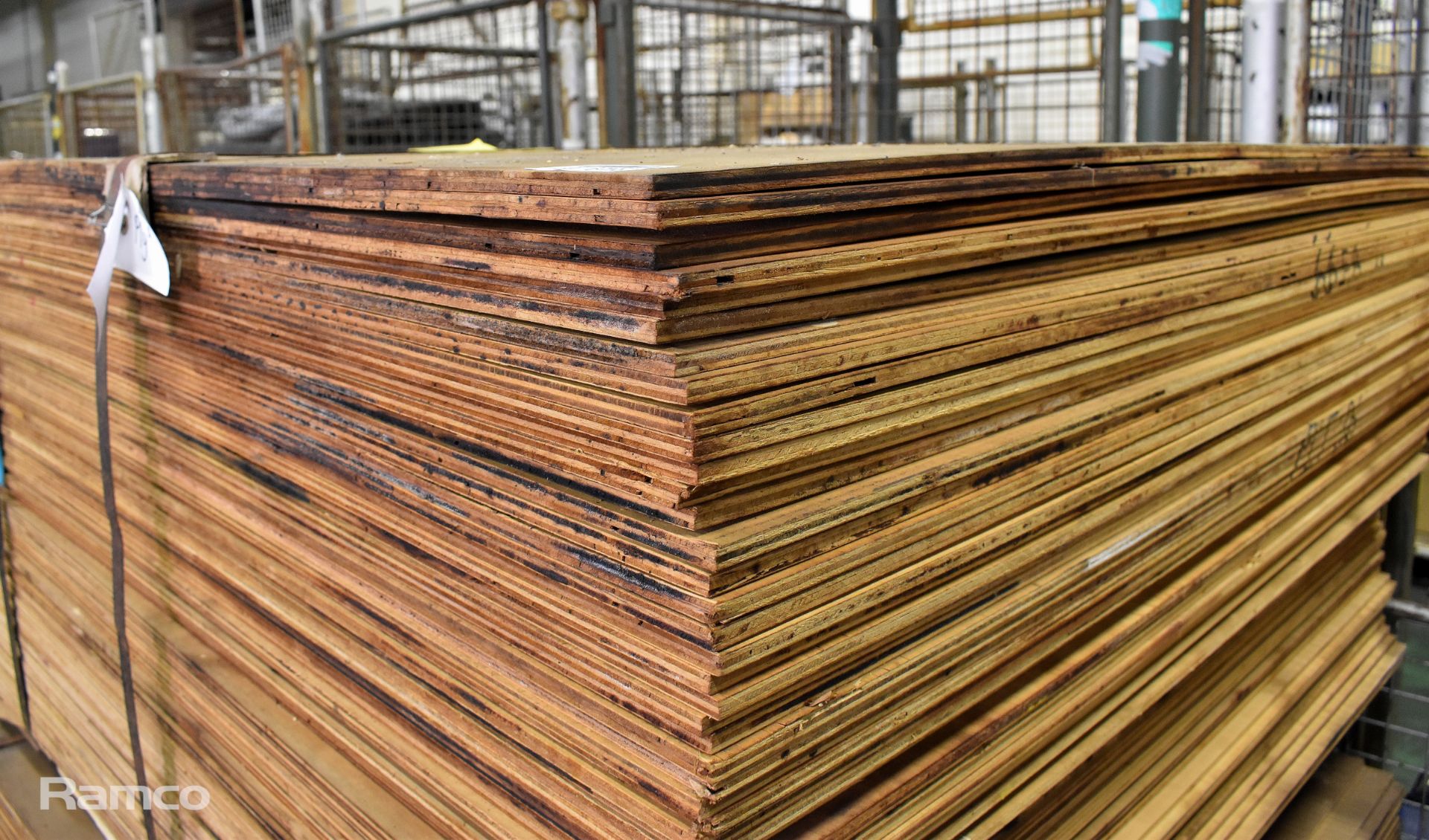Pallet of 9mm Class 2 plywood - 8 x 4ft (244 x 122cm) - 66 sheets - Image 4 of 5