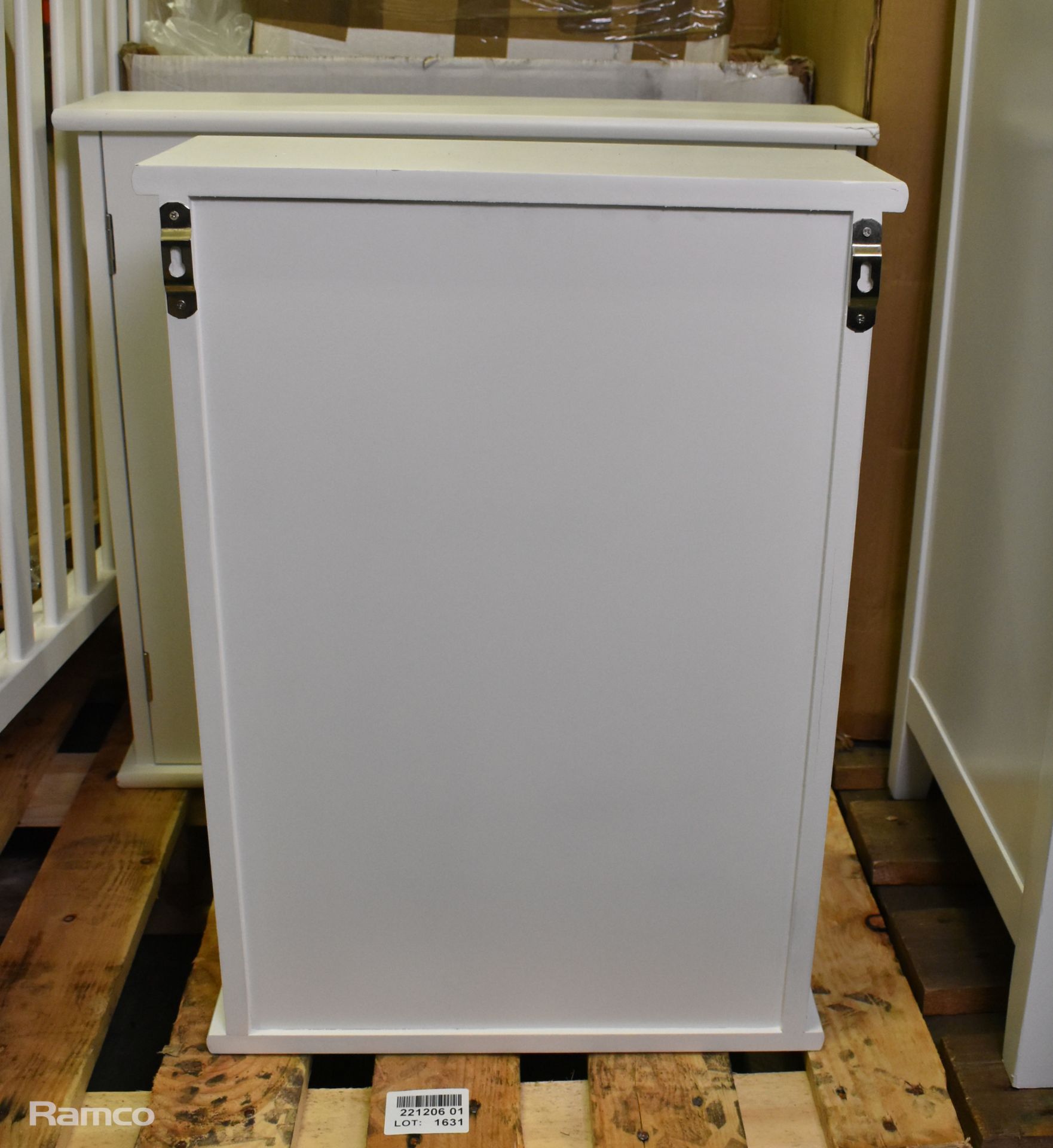 Homebase White classic mirrored single/double door cabinet set L40xW16xH55cm/L60xW16xH55cm - Image 4 of 9
