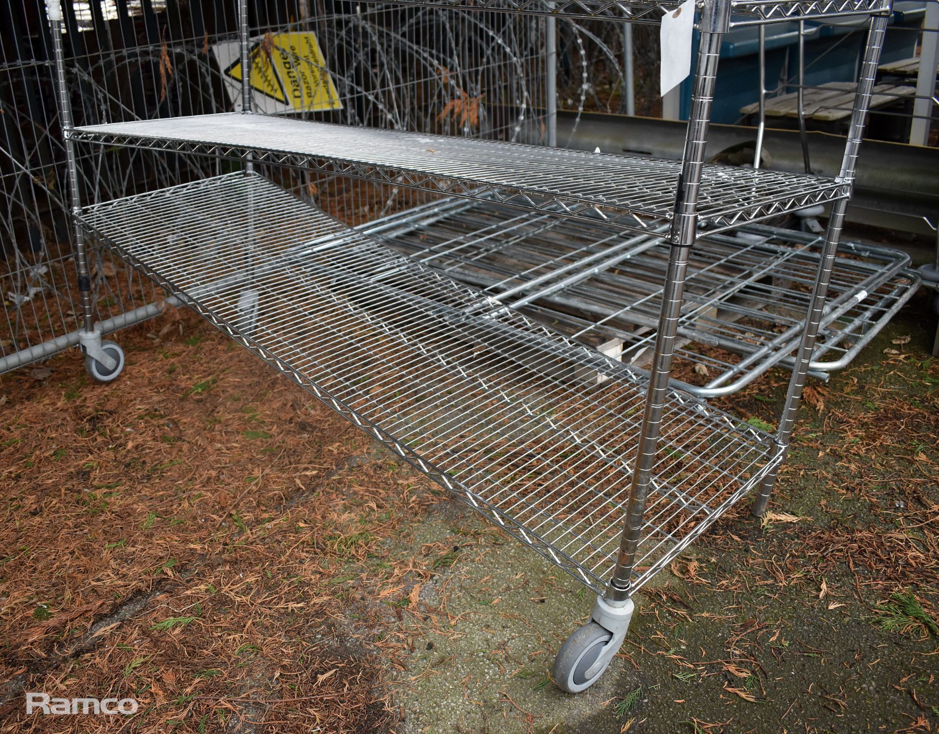 Stainless steel catering racking 4 x shelf on wheels - Image 3 of 3