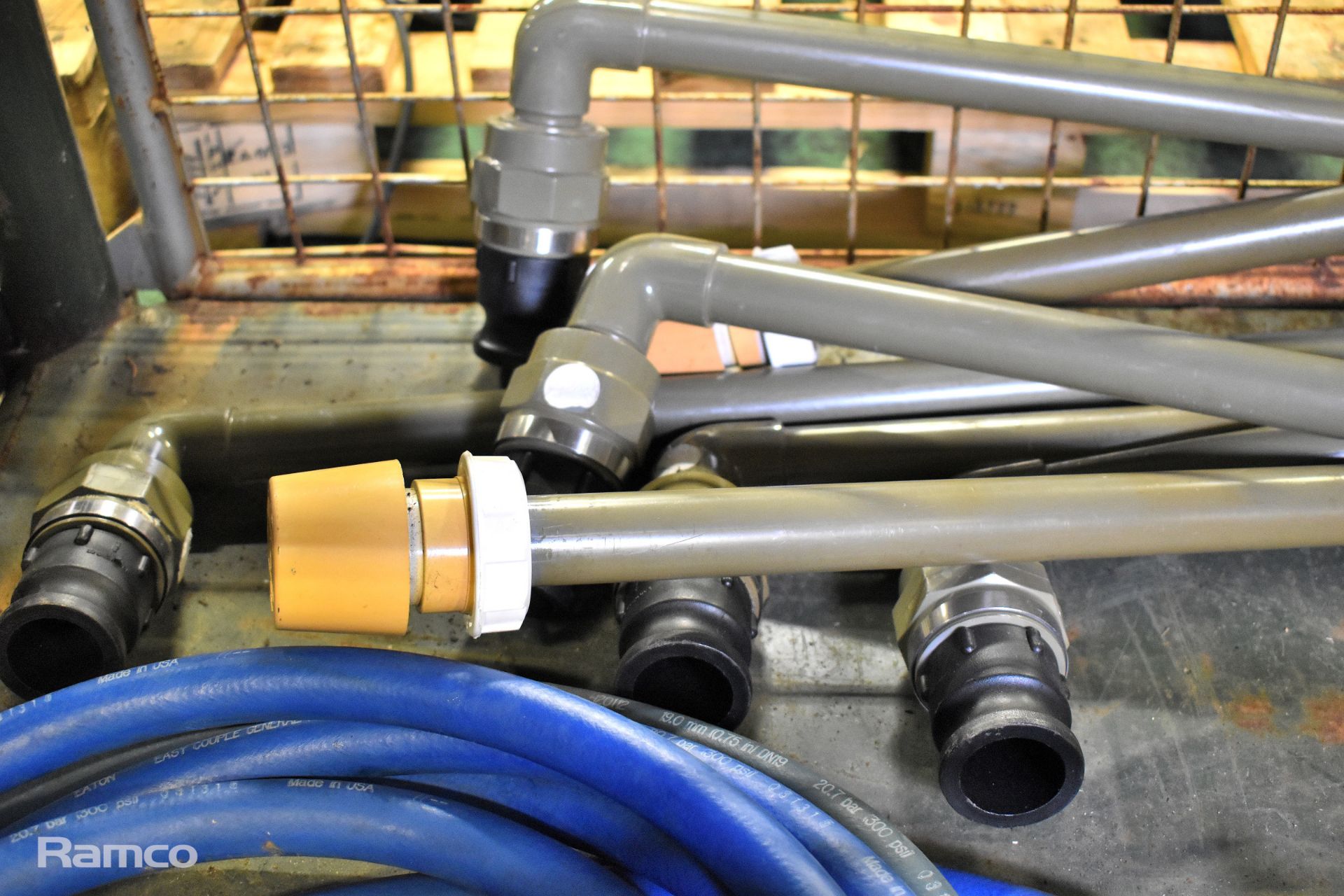Plumbing attachments, extensions and multipurpose flexible pipes/hoses with couplings - Image 4 of 4