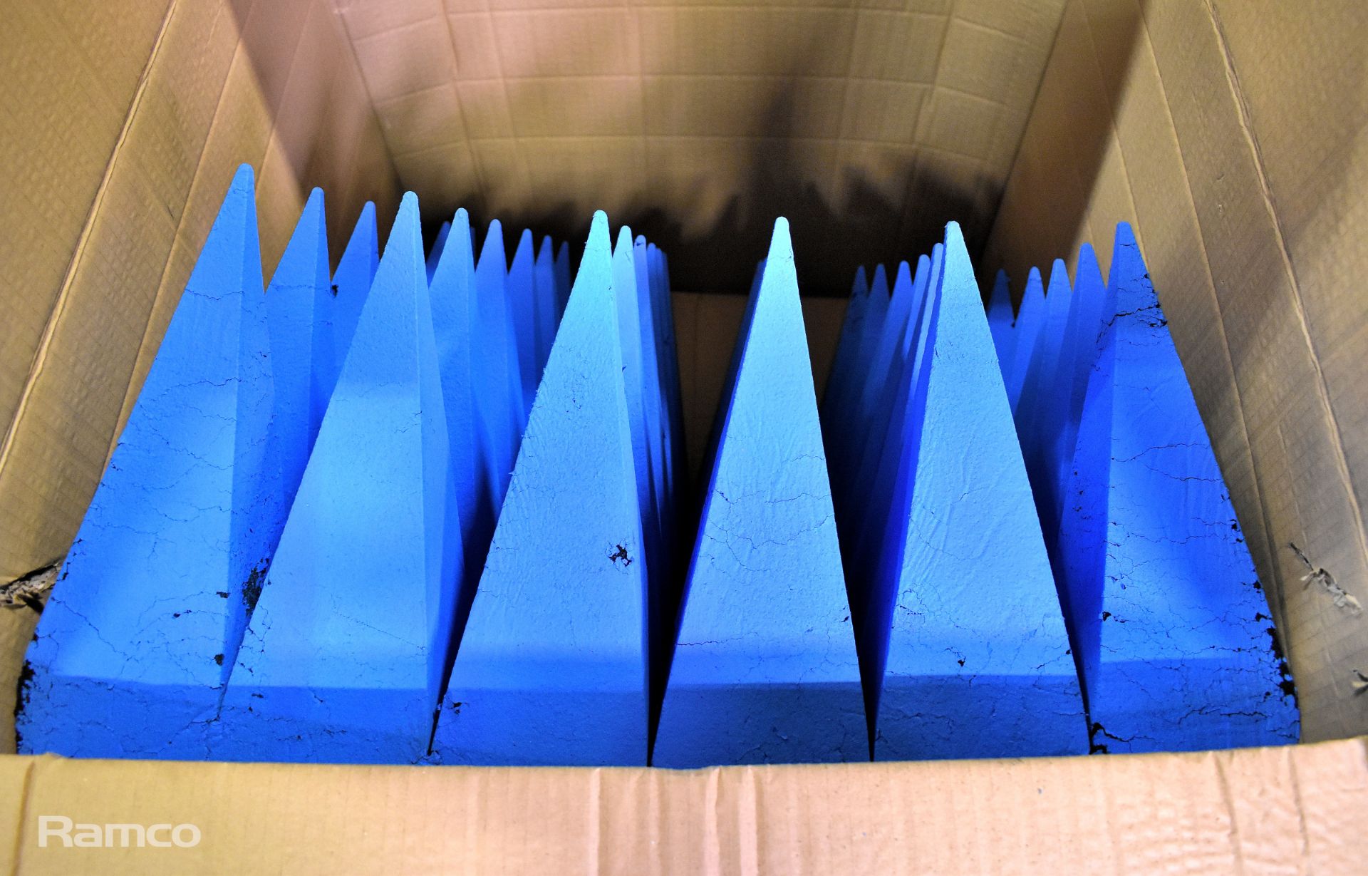 7x Anechoic Sound reducing foam panels - triangular prism design - dimensions in the description - Image 4 of 4
