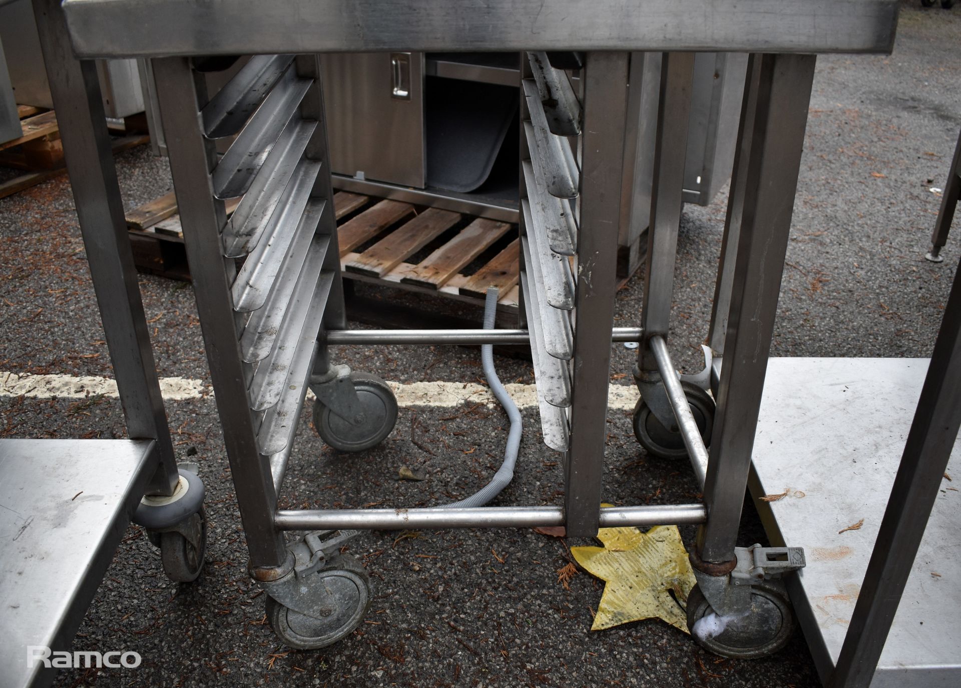 Mobile stainless steel worktop with tray slots - Image 3 of 3