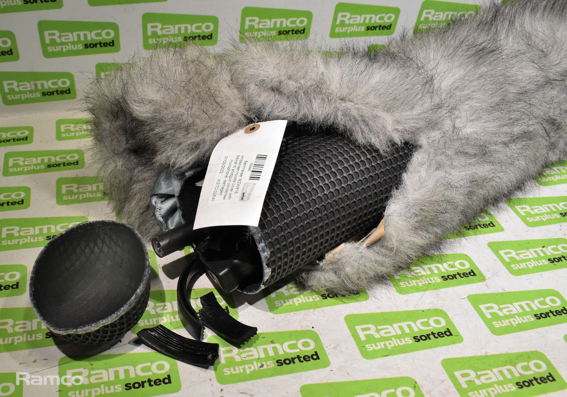 Sennheiser MZW816 windscreen / rycote cover with MKH816 shotgun condenser microphone- damaged - Image 2 of 3