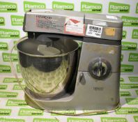 Kenwood Major Classic KM800 mixer with bowl and attachments