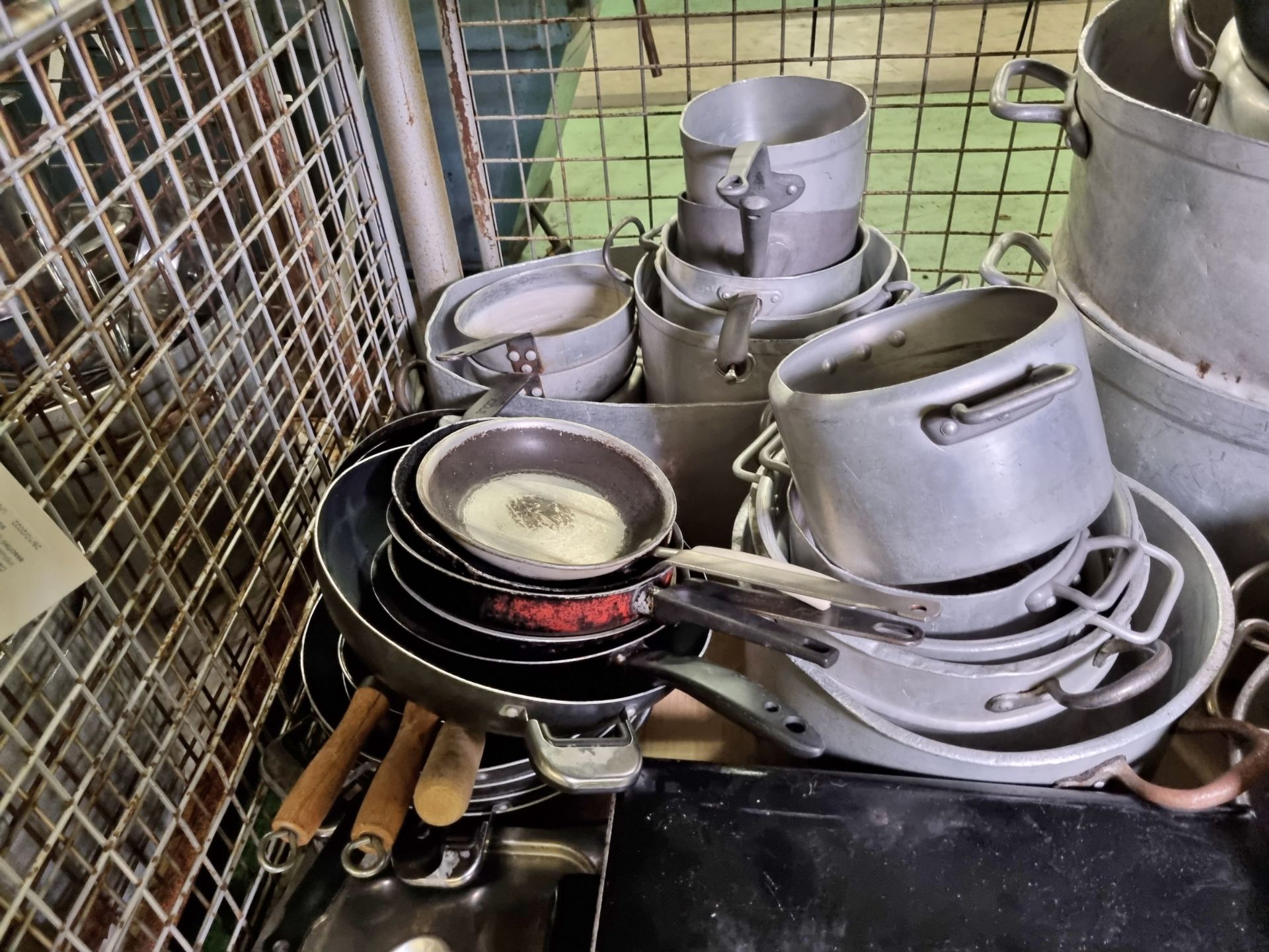 Catering equipment - pots and pans of assorted types, shapes and sizes - Image 4 of 6