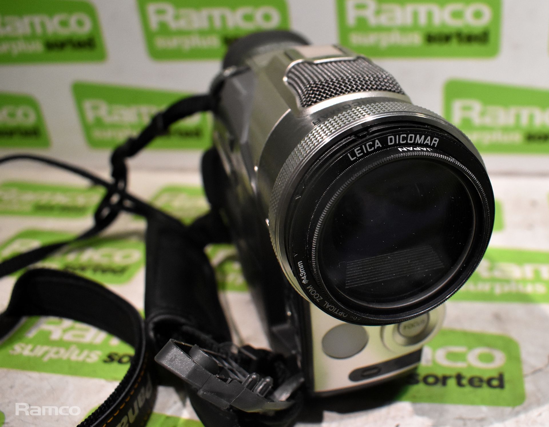 Panasonic NV-MX300 silver digital mini DV PAL video camera camcorder with Sony MDR-V50 headset - Image 6 of 12