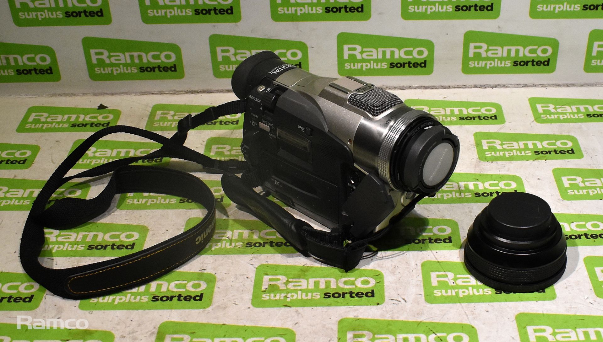 Panasonic NV-MX300 silver digital mini DV PAL video camera camcorder with Sony MDR-V50 headset - Image 3 of 12
