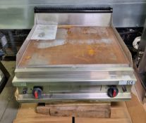 091FT Gas hot plate griddle unit, G20-20 mbar / 20kw / 2.11m3/h - L80 x W92 x H56cm