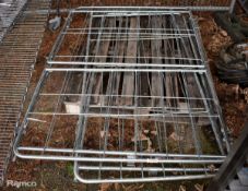Collapsible metal frame cage - L114 x W79 x H169cm