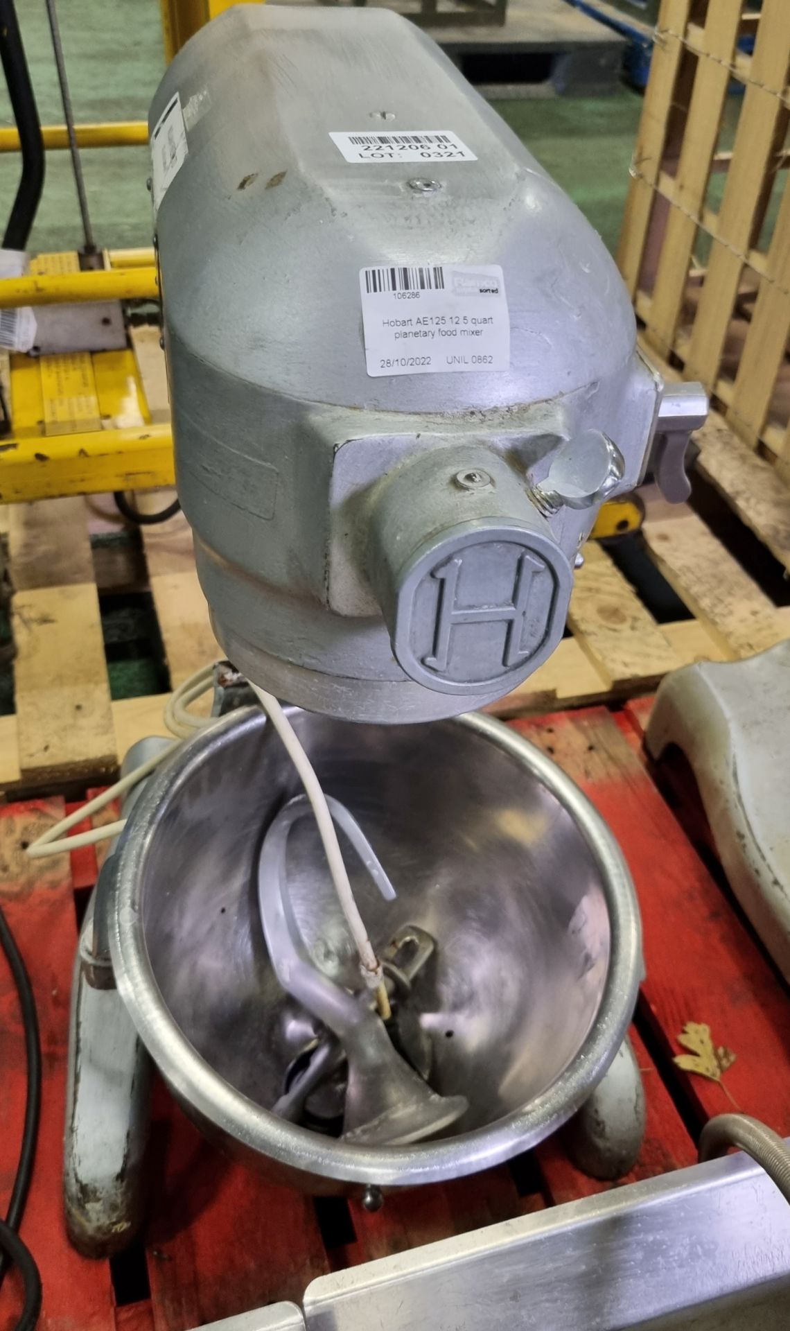 Hobart AE125 12.5 quart planetary food mixer - Image 2 of 4