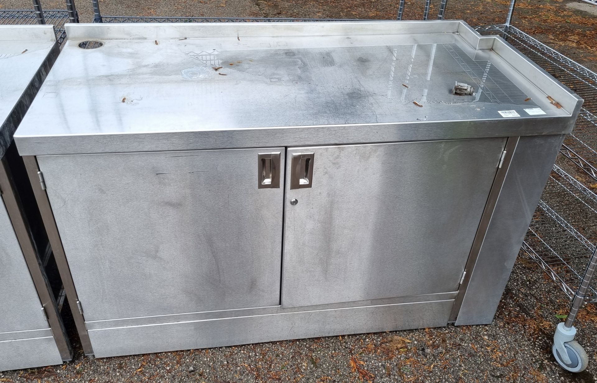 Stainless steel floor cupboard with upstand - dimensions: 150 x 70 x 96cm - Image 2 of 3