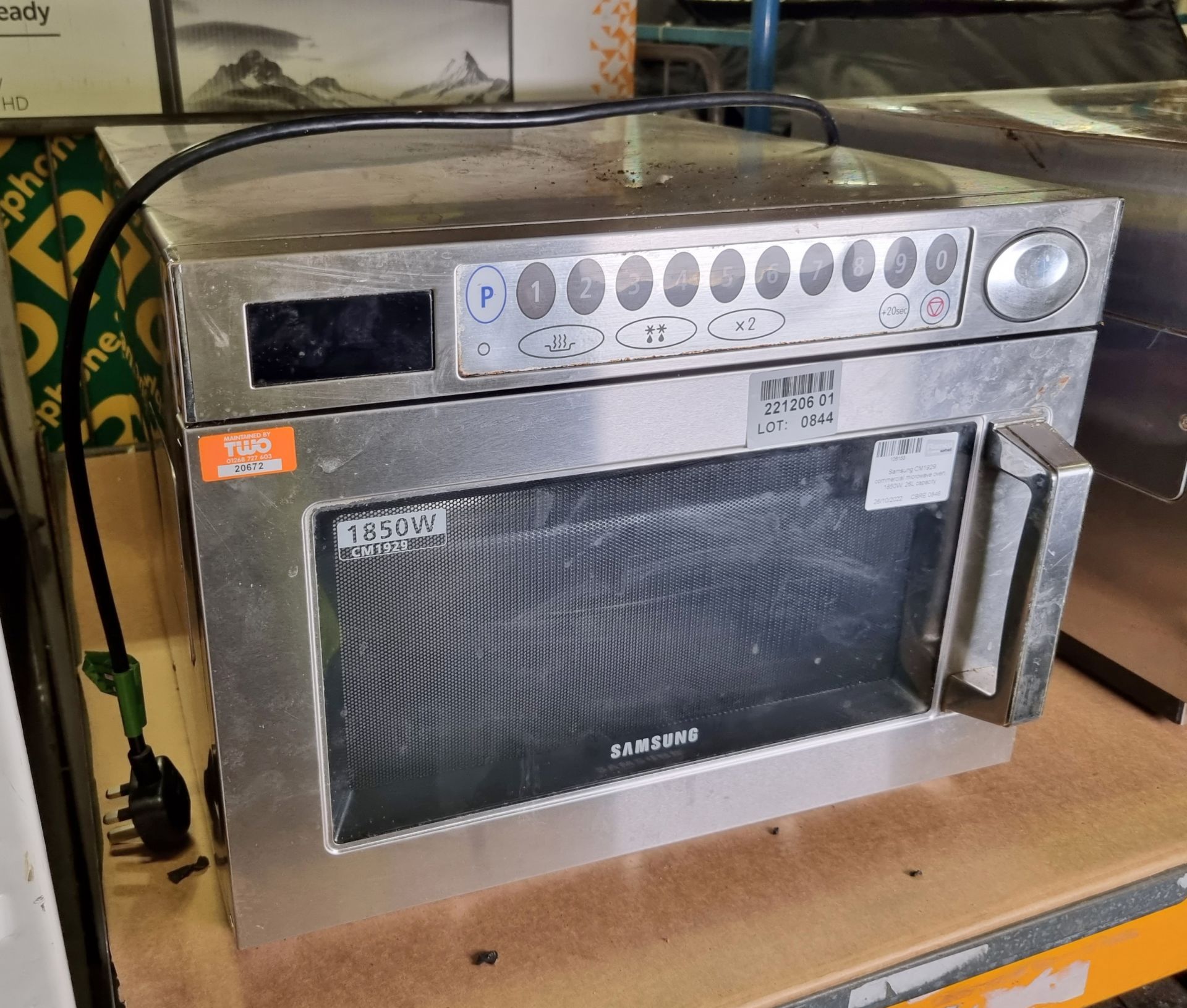 Samsung CM1929 commercial microwave oven, 1850W, 26L capacity - Image 2 of 4