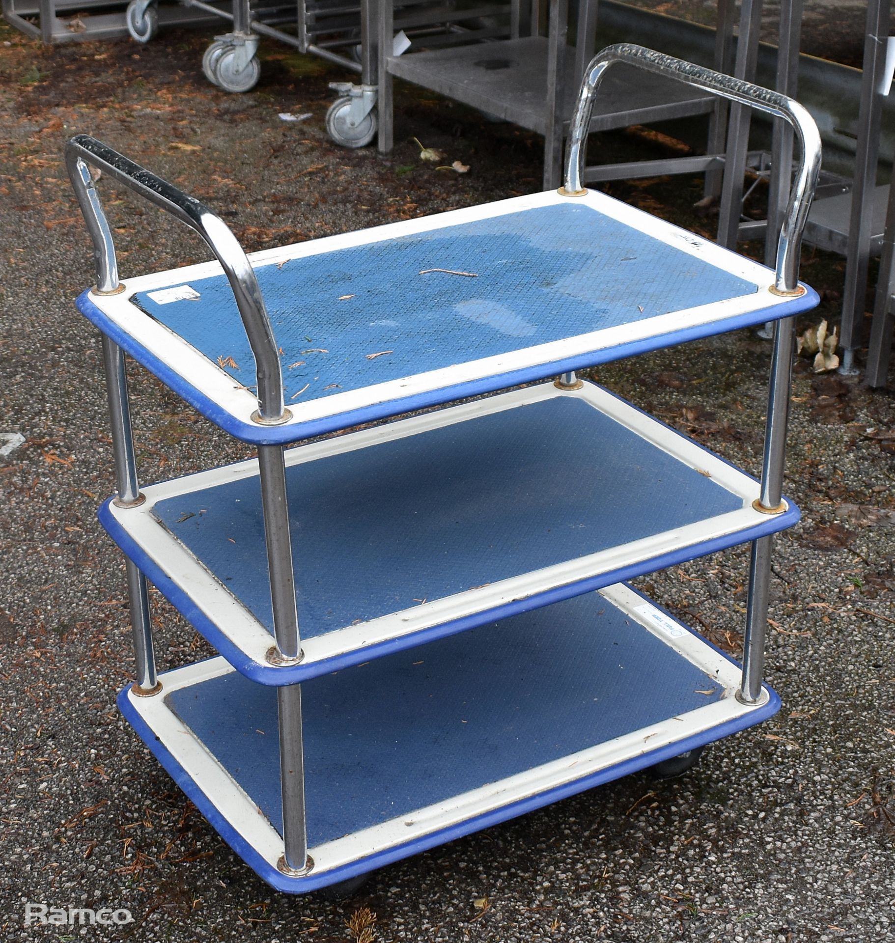 2x 3 shelf order picking trolley with metal handles - 74 x 48 x 90cm - Image 5 of 5