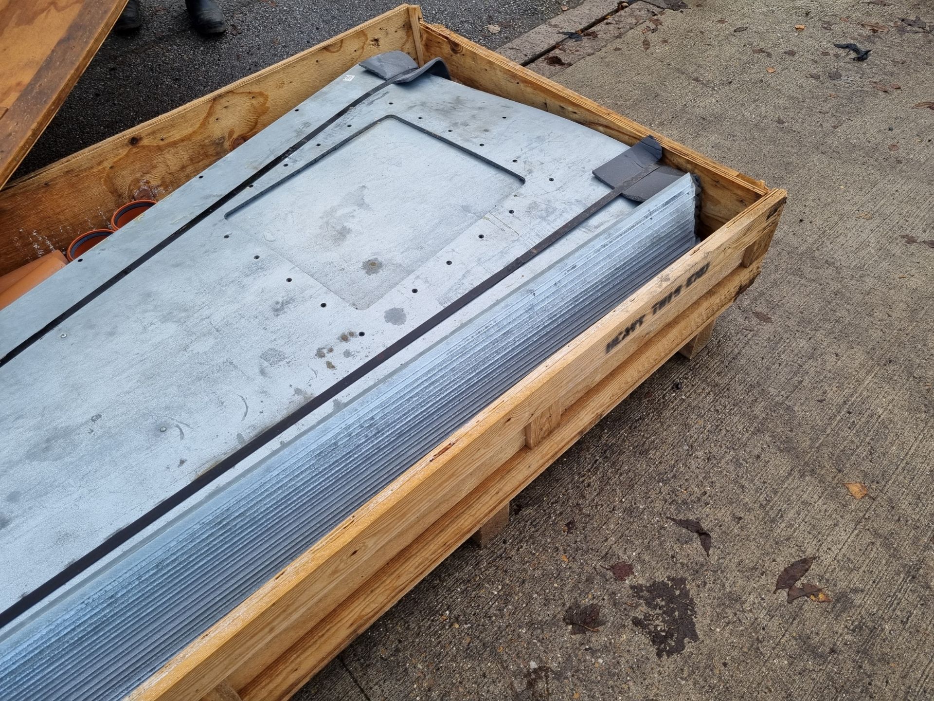 2x Roof Kits in crate - Image 5 of 6
