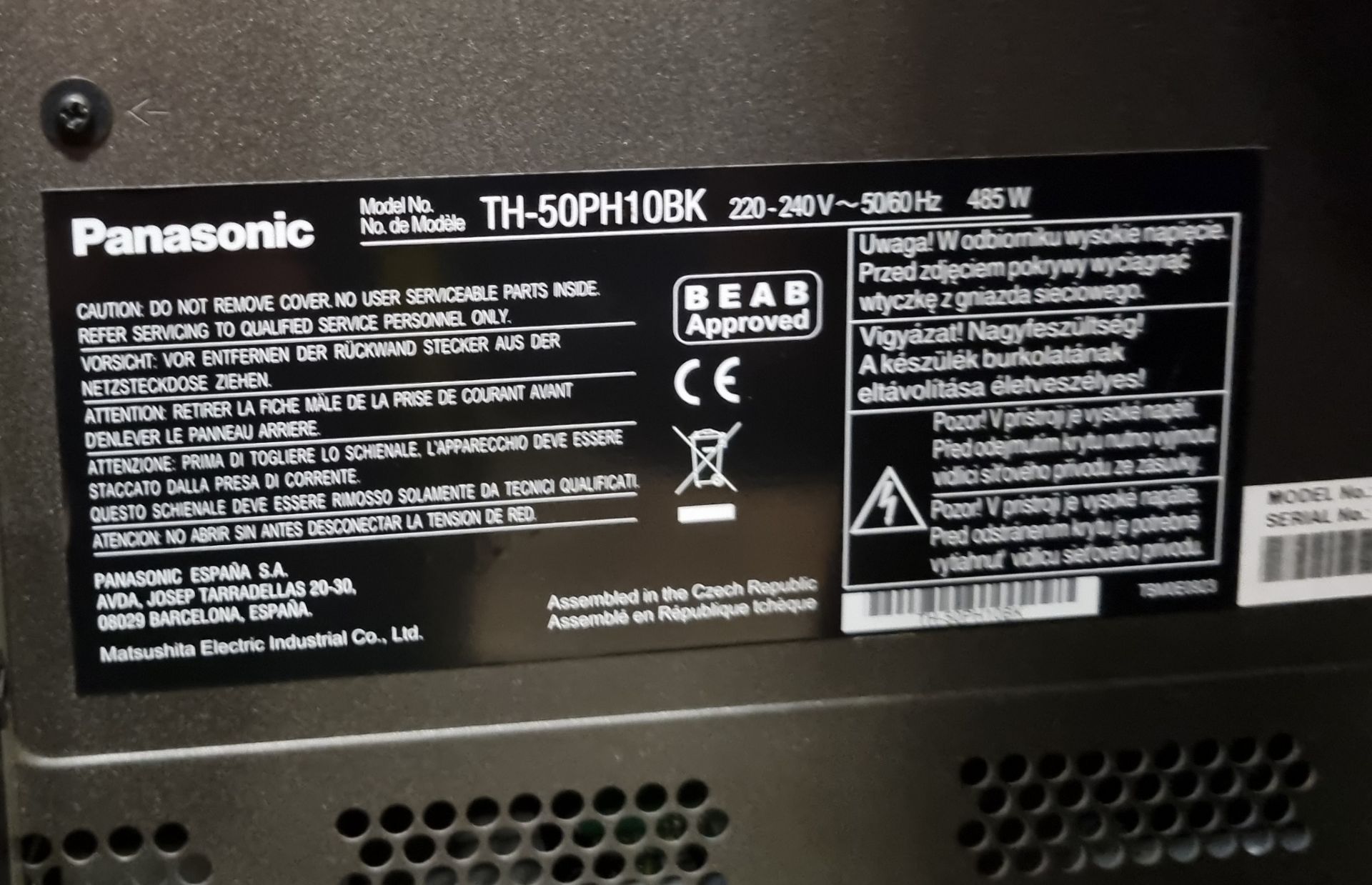 2x Panasonic TH-50PH98K 50 inch plasma monitors in black/silver shipping case - Image 4 of 5